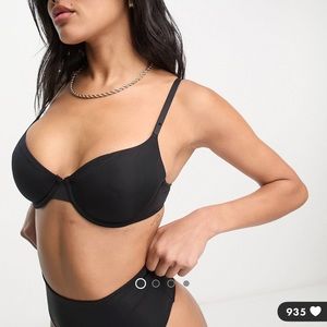 Dorina Evelyn smoothing underwire bra in black.